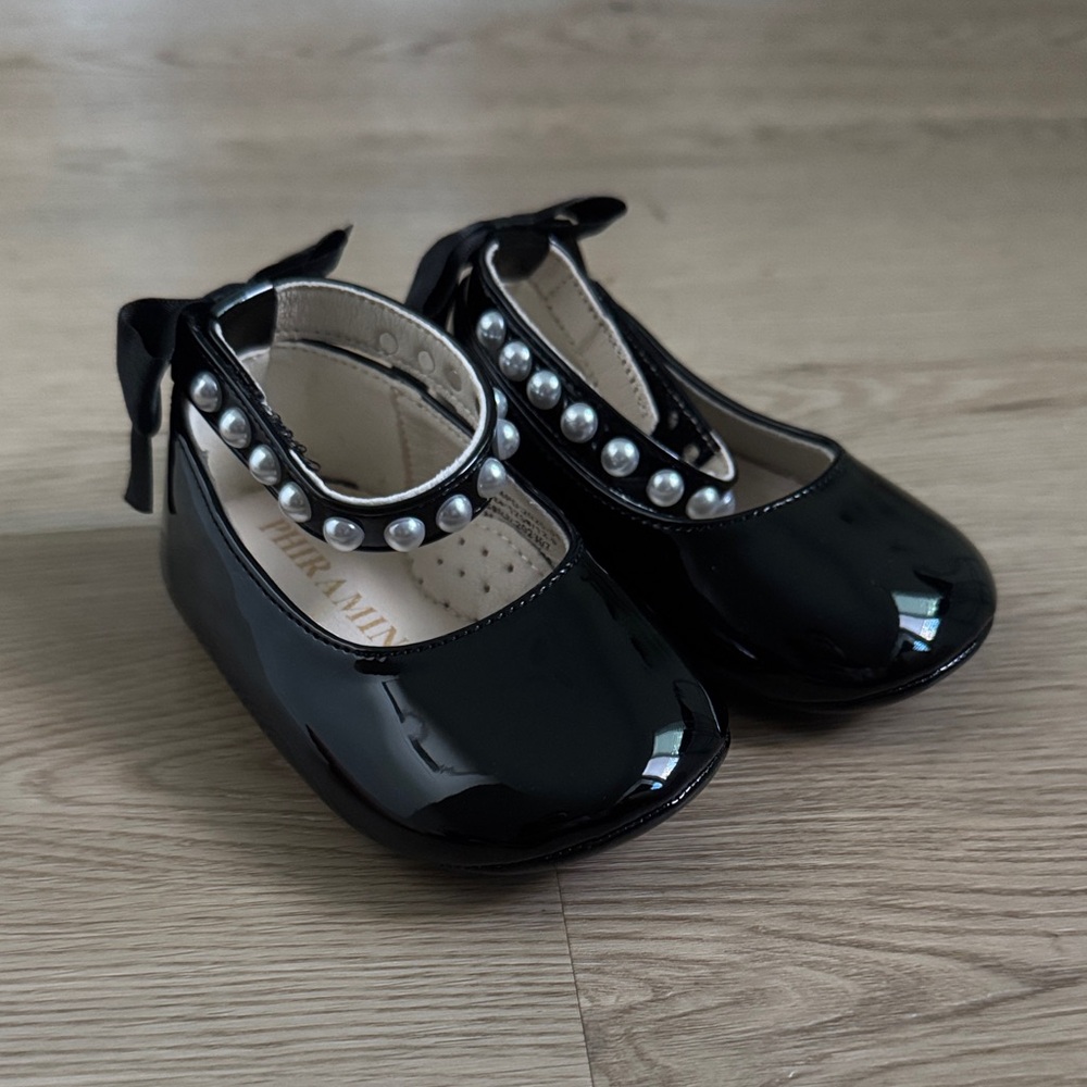 Dressy Baby Girls Shoes 🖤